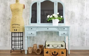 Retro Dressing Table With Mirror